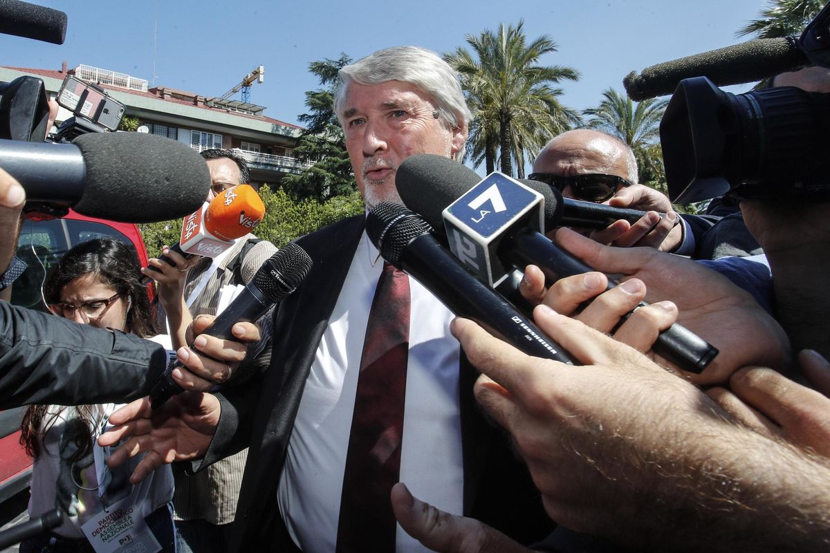 Poletti celebra l’addio dal Lavoro con il record assoluto di precari