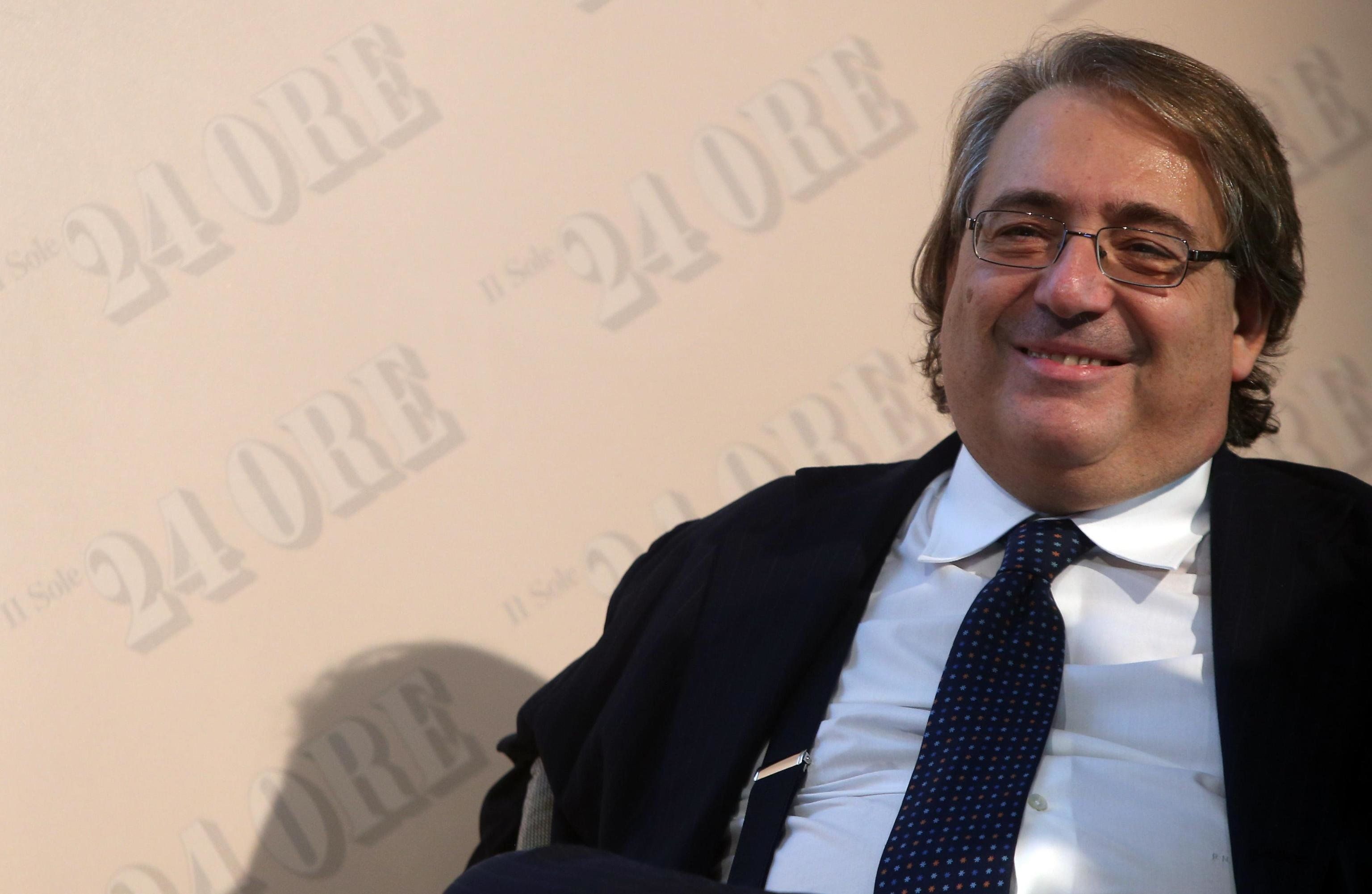 Napoletano chiede 750.000 euro al «Sole»