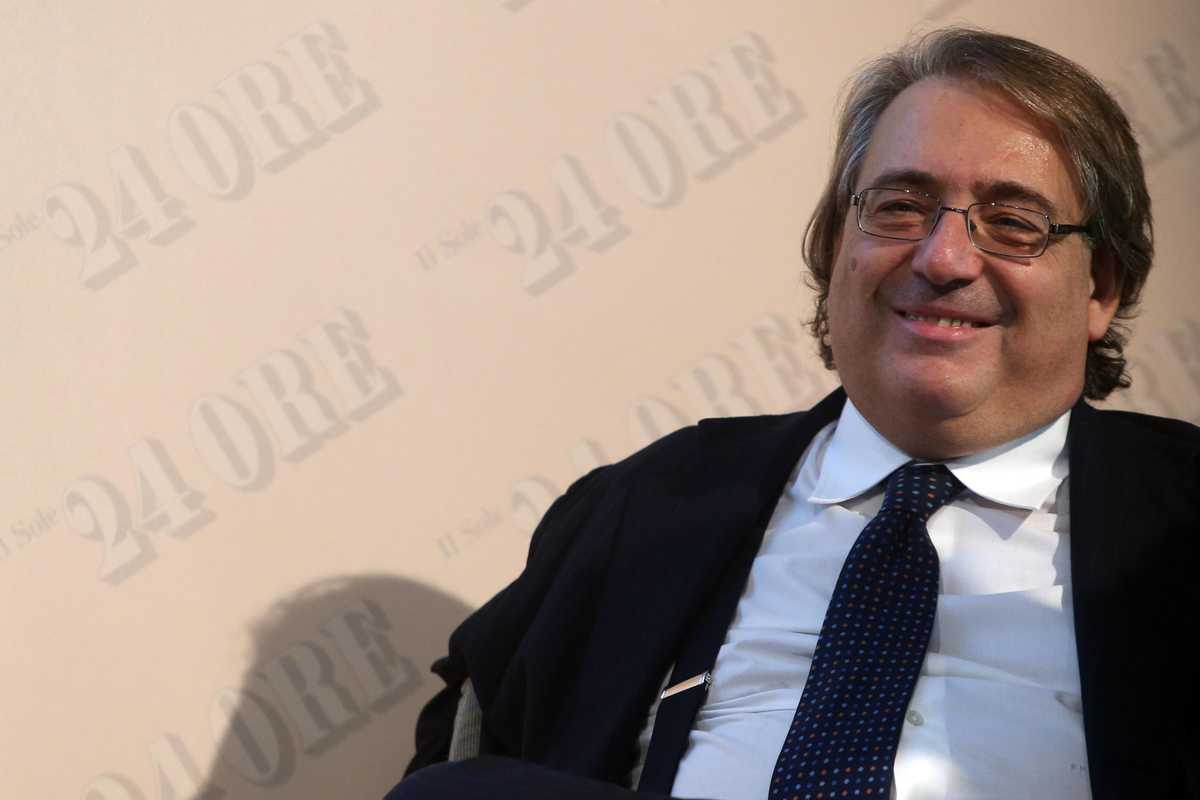 Napoletano chiede 750.000 euro al «Sole»