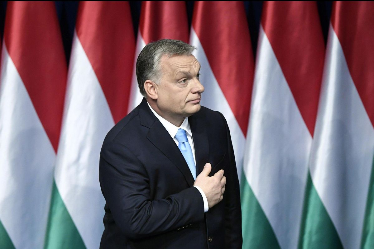 Orbán dichiara guerra alle Ong: reato penale aiutare i clandestini