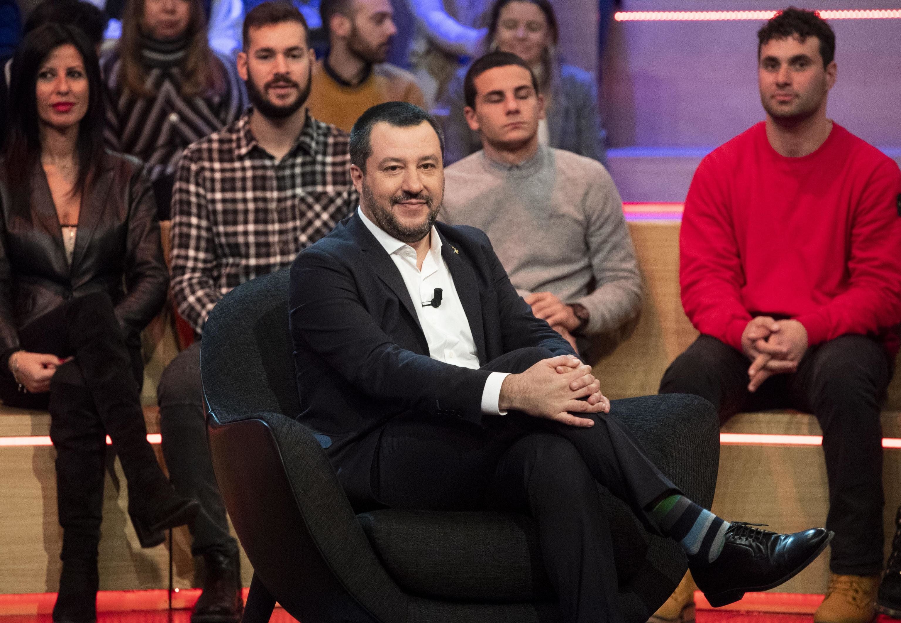 Salvini va in diretta su Mediaset e gela il Cavaliere