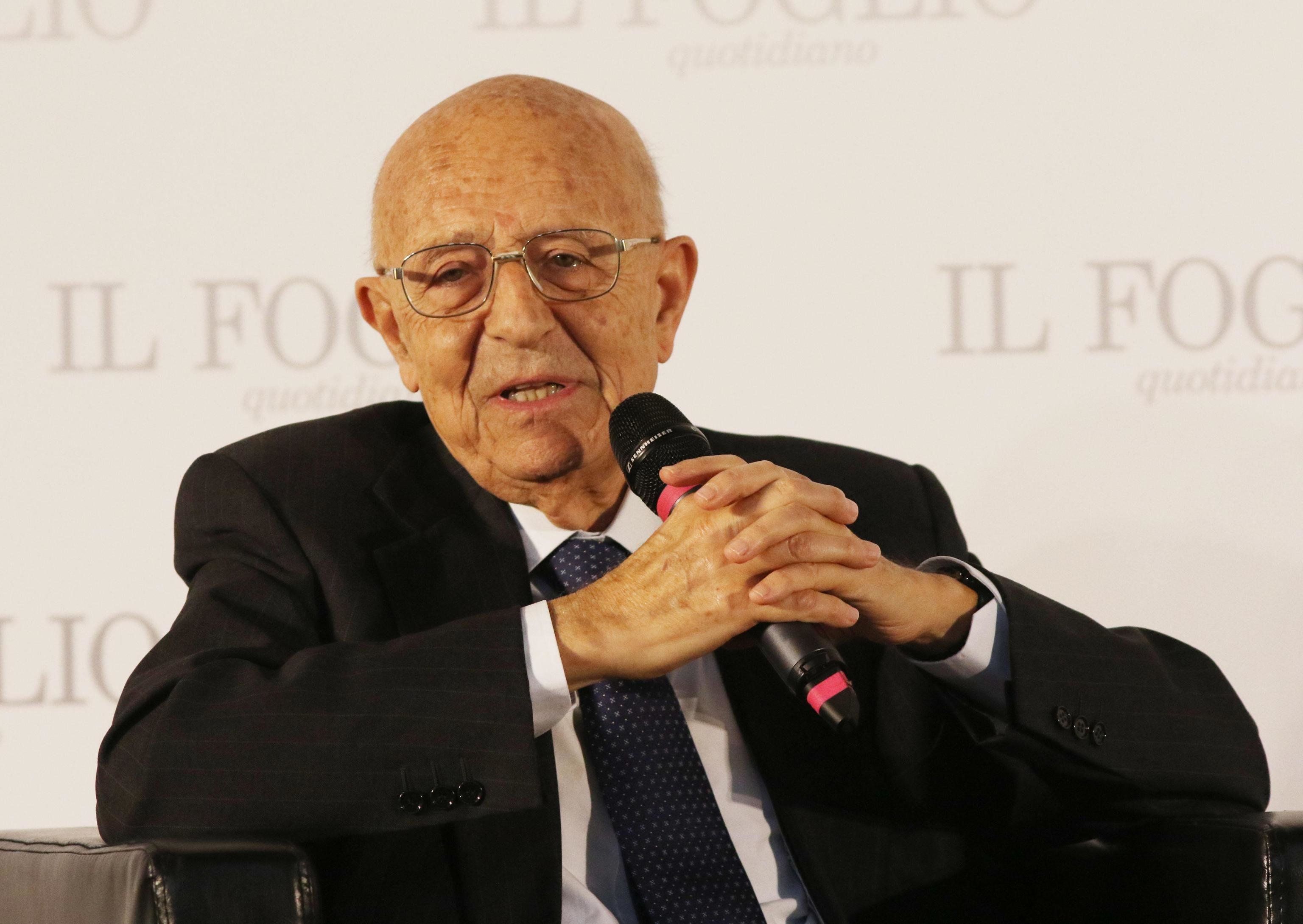 I caselli privati difesi da Cassese gli hanno fruttato 700.000 euro