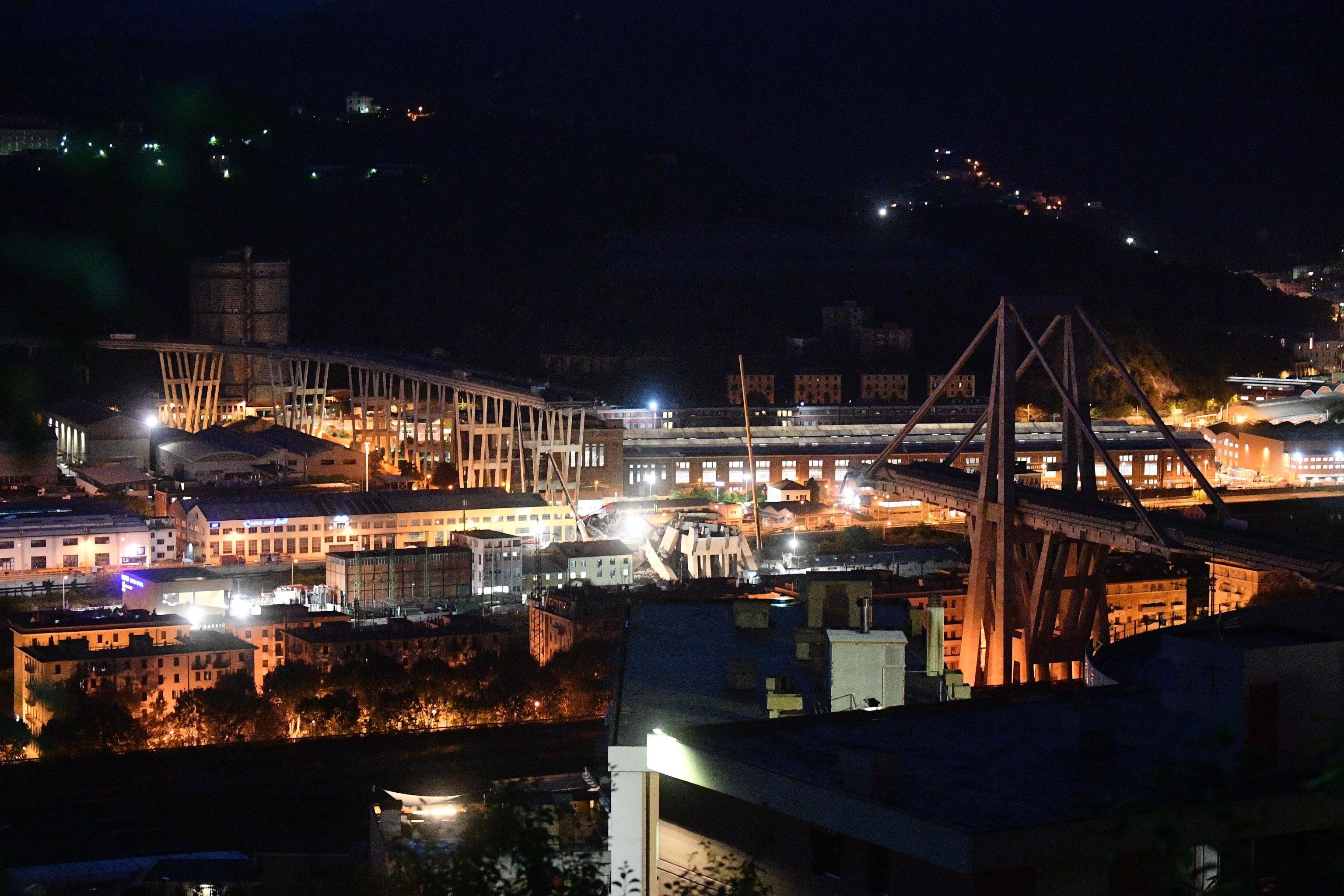 Ponte Morandi, c’è un rione intero da buttare giù. In mille senza casa