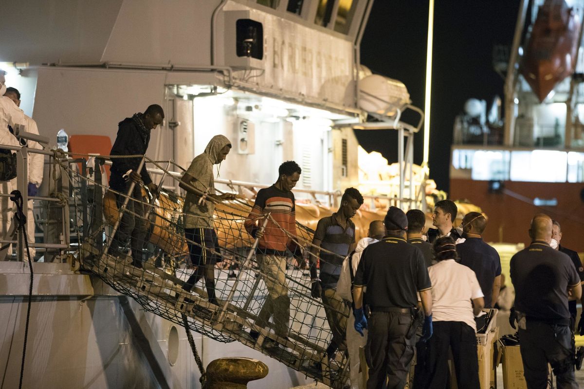 Vogliono mandarci altri 170 migranti. Ora l’intesa su Aquarius può saltare