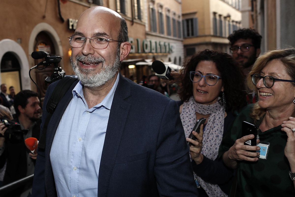 Minniti e Letta sponsor di Crimi per farne l’anti Salvini ai servizi