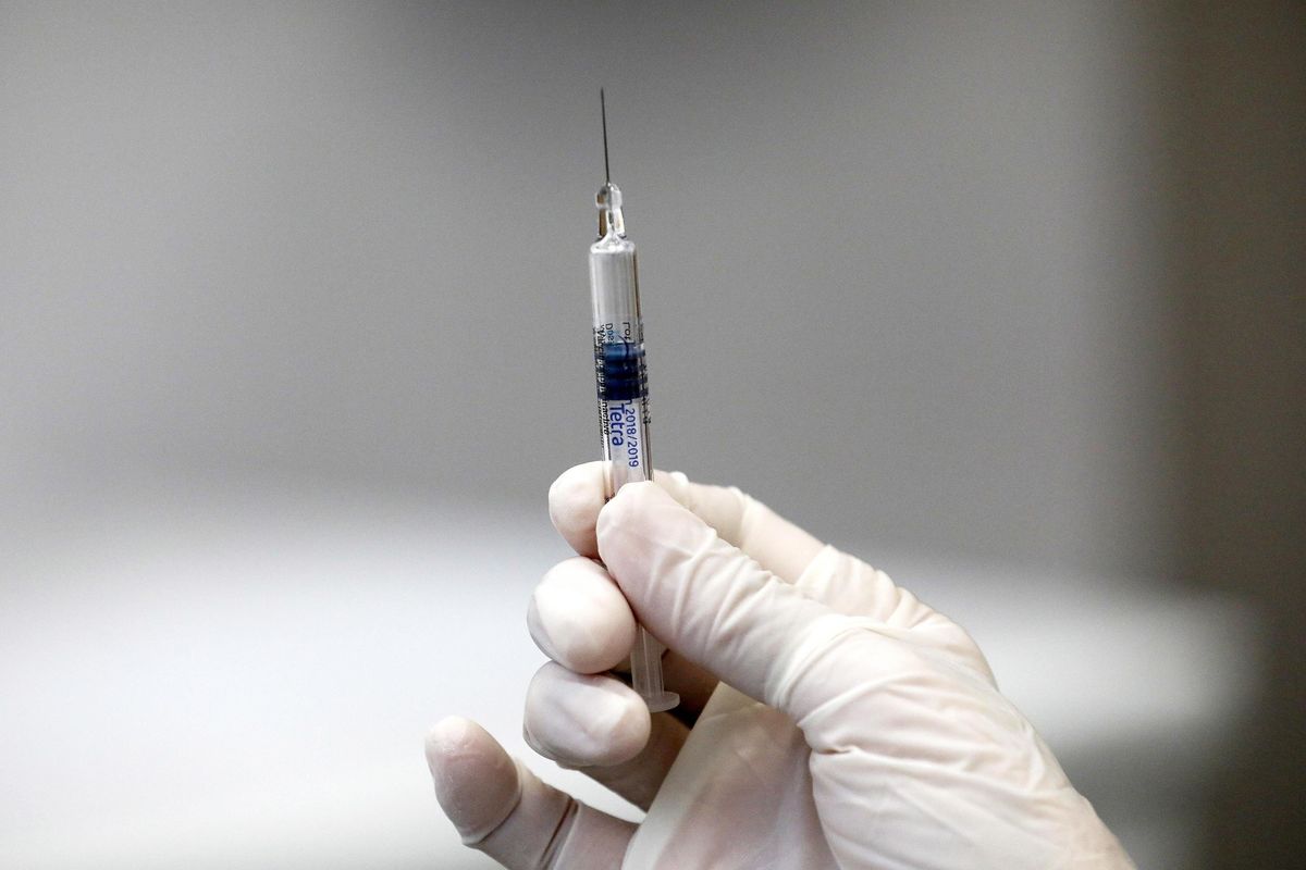 I medici si scagliano contro i no vax ma i primi a non vaccinarsi sono loro