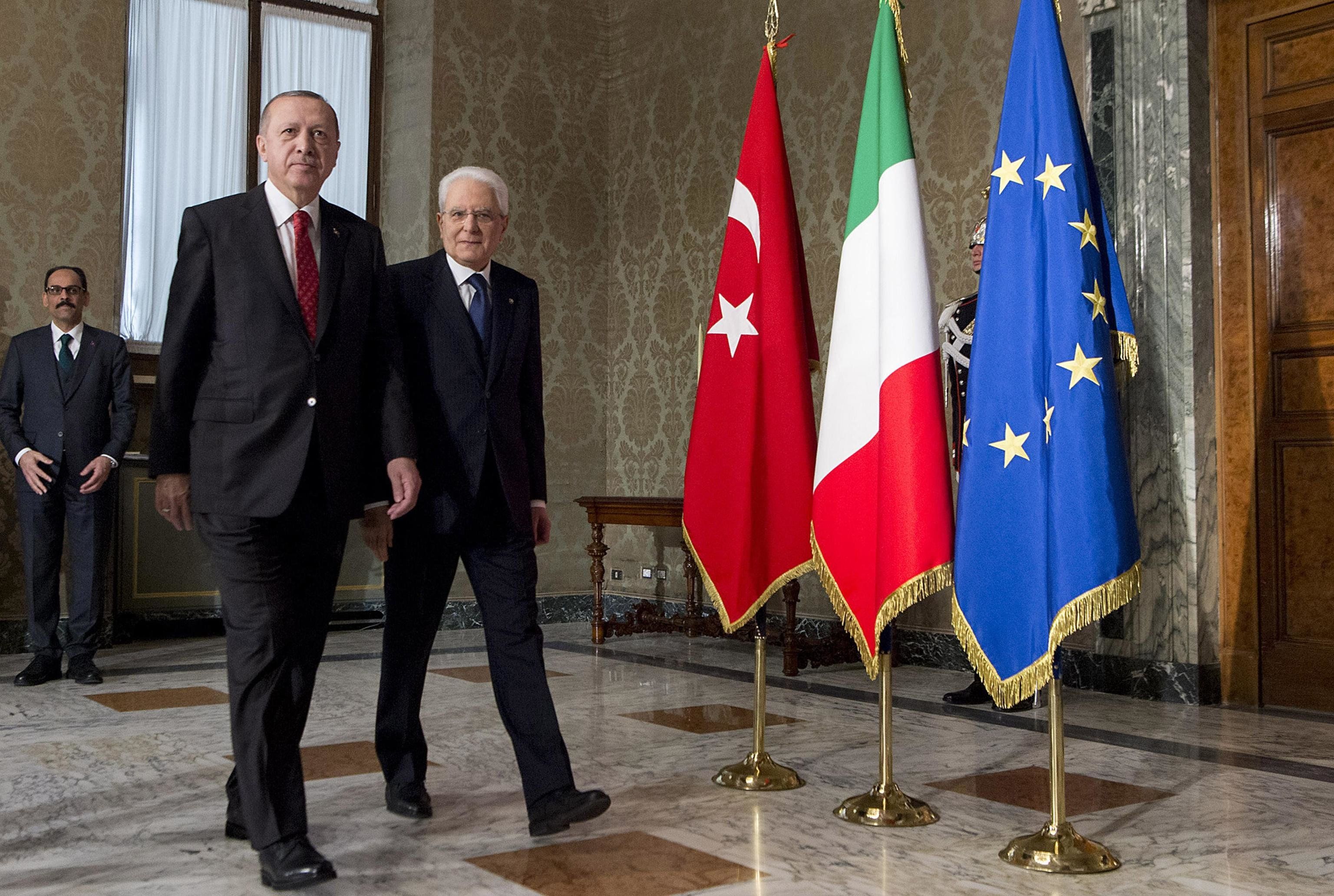 Erdogan sembra Mattarella: inchiesta sui troll anti presidente
