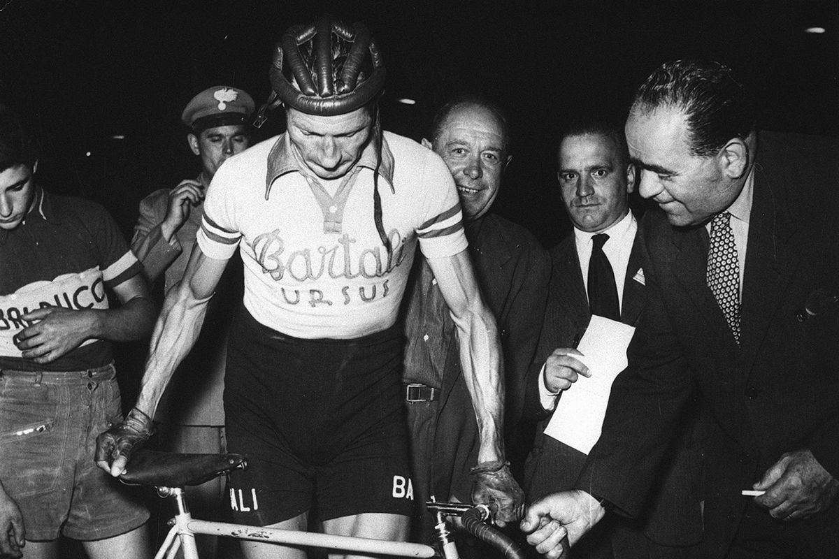 Gino Bartali, lo scalatore devoto a Maria che disse no al Papa e alla Dc