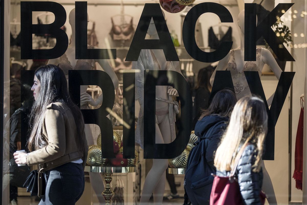 Per il Black friday gli italiani spendono 124 euro a testa: oltre 70 vanno alle Pmi tricolore