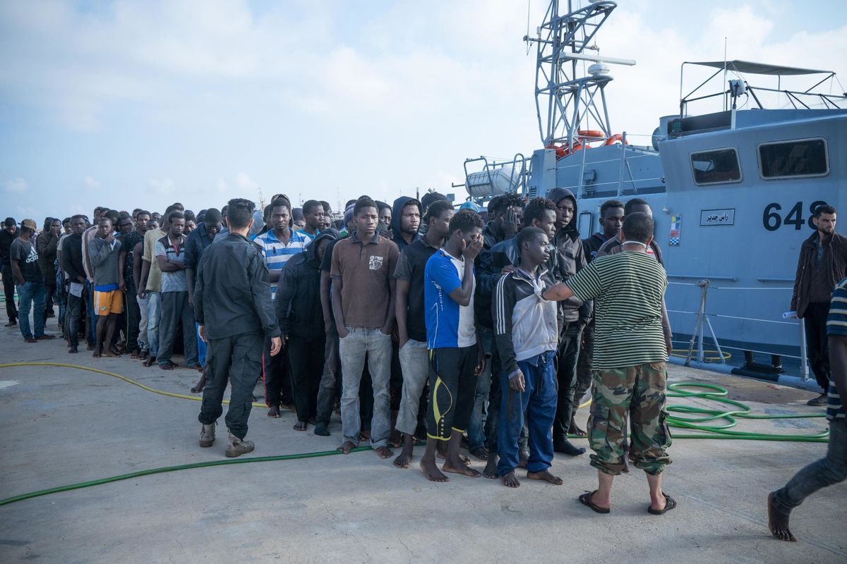 Contrordine compagni: violare
la legge si può. Ma solo per l’accoglienza