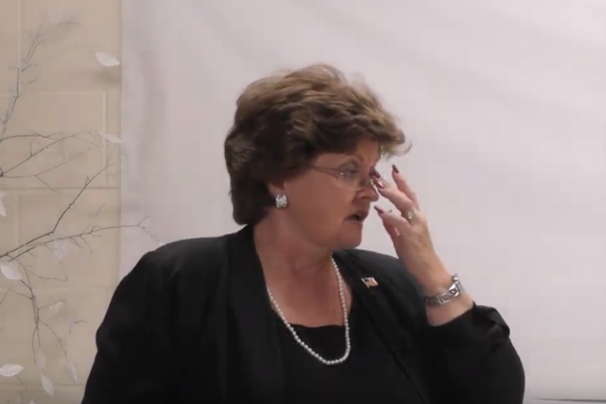 Arizona GOP Lady Will Build The Wall ... WITH JIZZ!