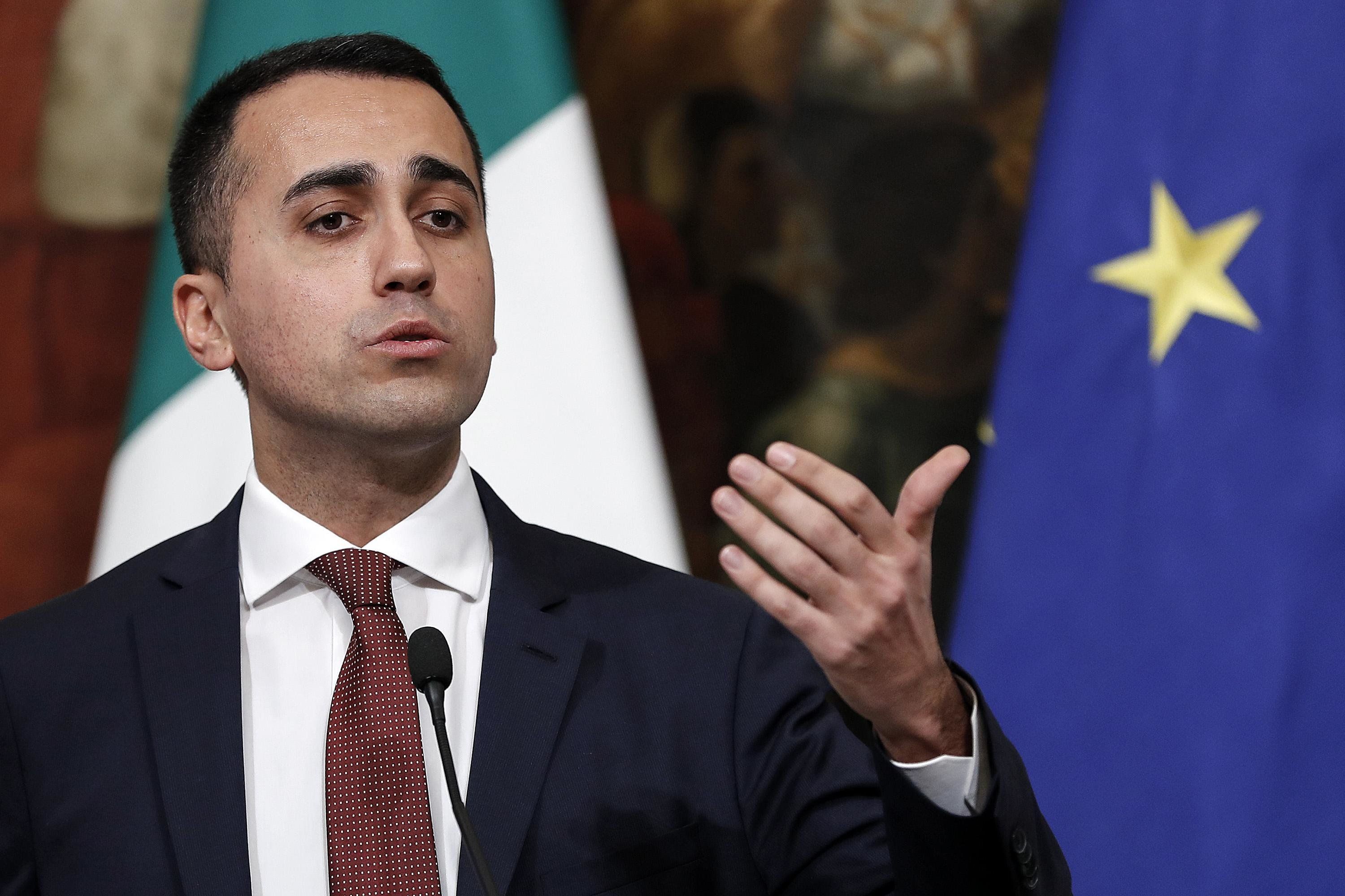 Super esercito, affari e mani libere. Merkel e Macron sposi per interesse