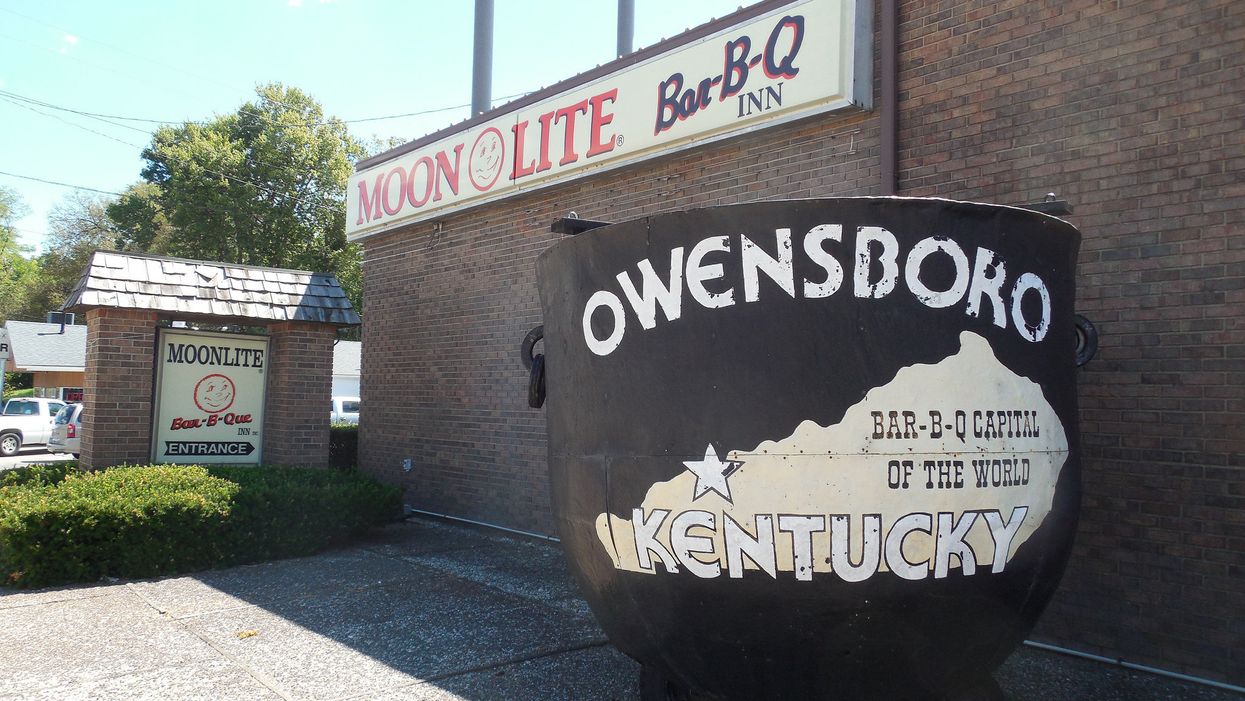 Is this the World's Largest Burgoo Pot? And what in tarnation is burgoo?