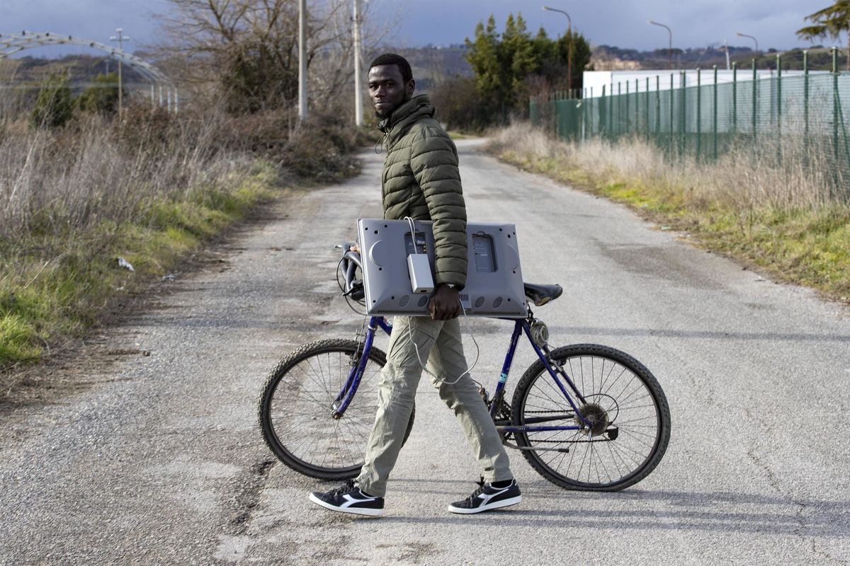 Lega e M5s trasferiscono i migranti. La sinistra grida ai rastrellamenti