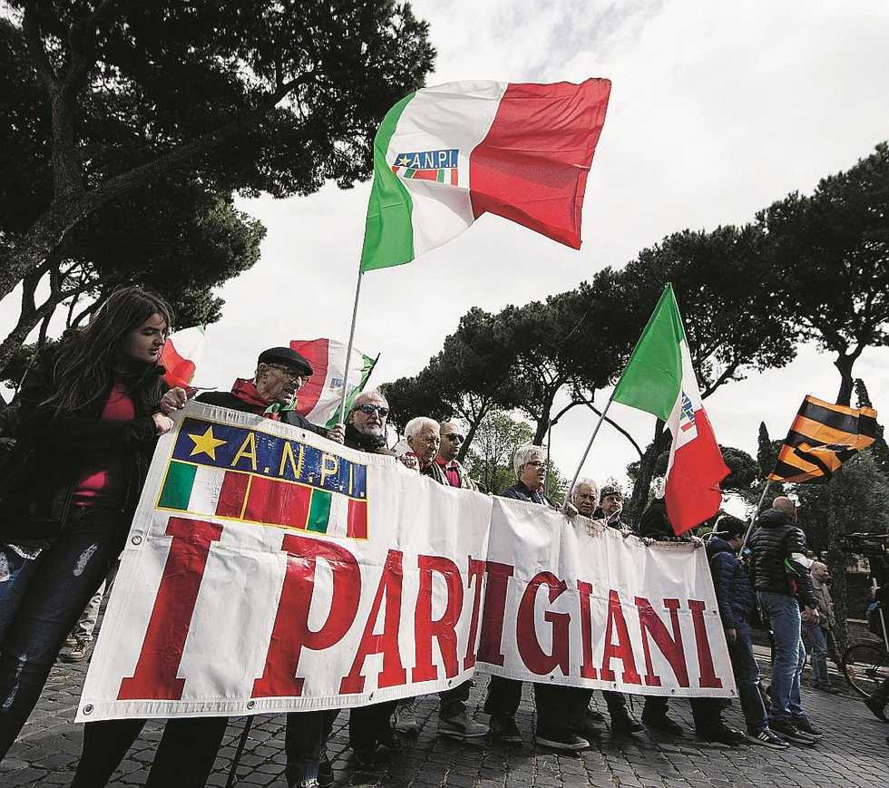 In Aula il M5s sconfessa la Raggi sui partigiani narratori delle foibe