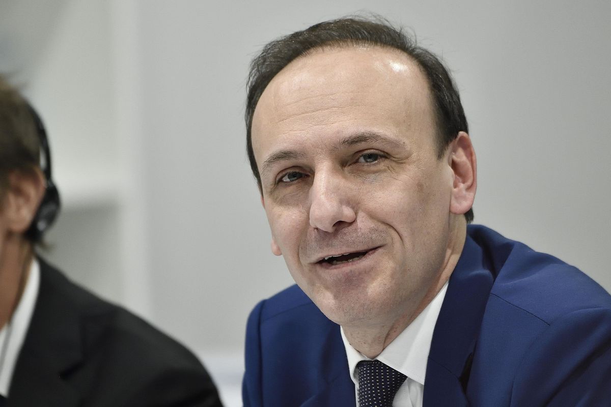 «Macron e la Merkel danzano sul Titanic. Esercito Ue? Inutile»