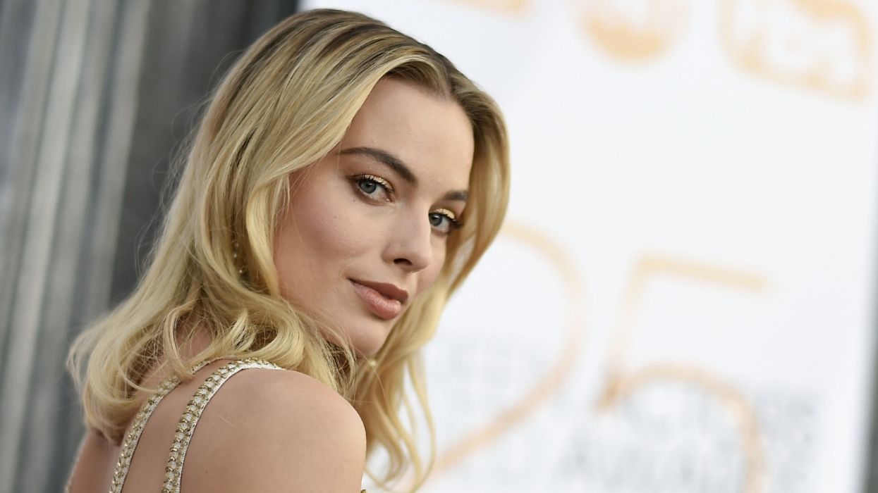 Margot Robbie Just Showed Off Her Colorful New Harley Quinn Look For D.C.'s Upcoming 'Birds Of Prey' Movie 🙌