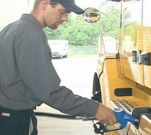 Penske Increases Bulk DEF Offerings at U.S. Fueling Facilities