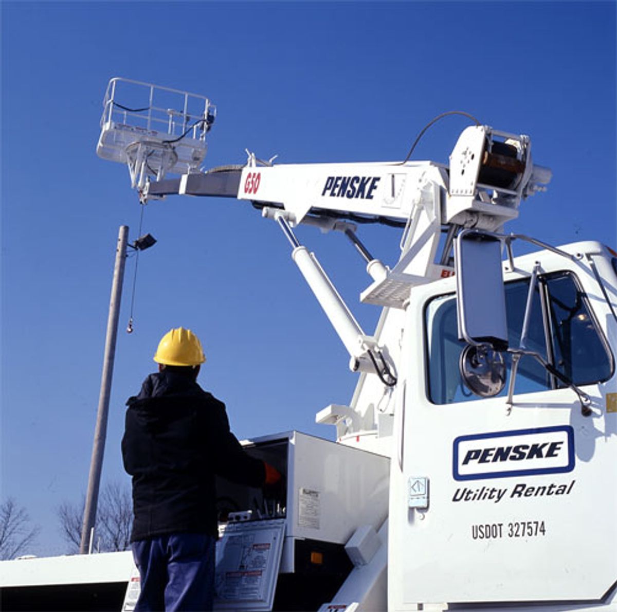 Utility Companies Depend on Penske for Fleet Reliability