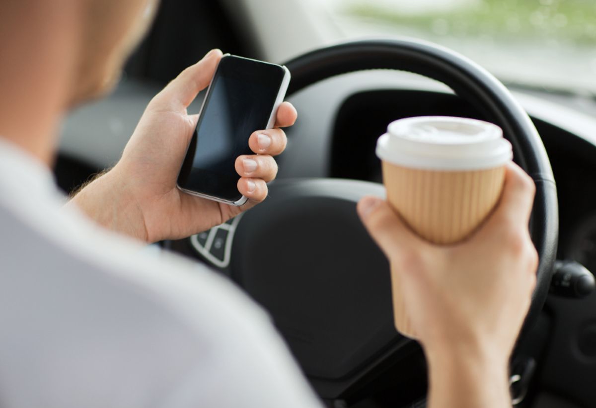 avoid distractions while driving