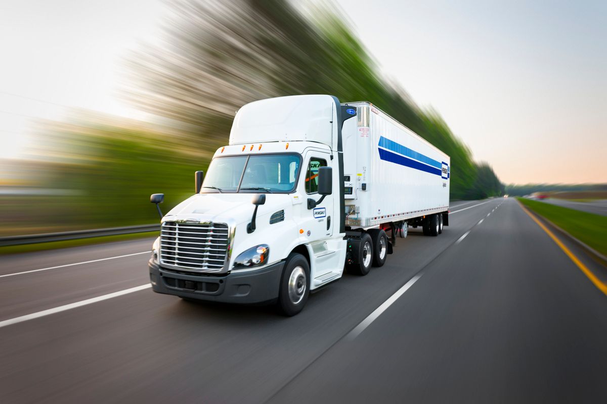 Lowe’s Honors Penske Logistics with Gold Carrier Award