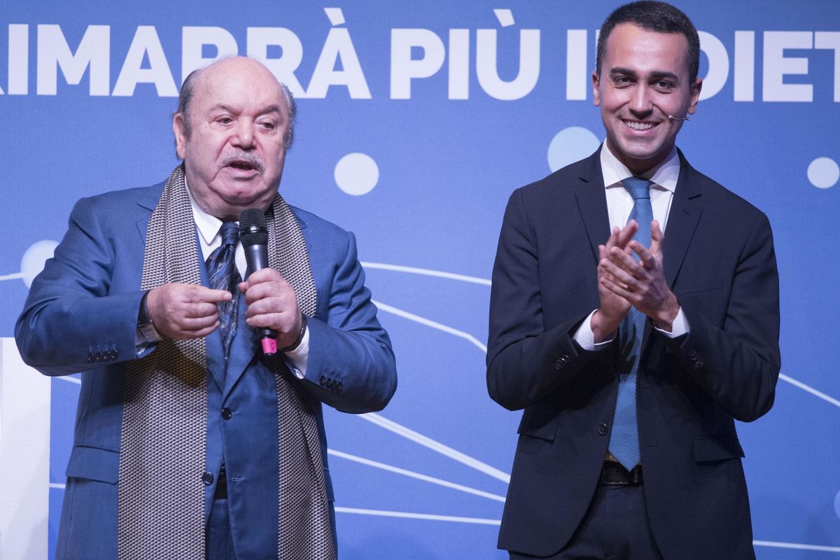 Il comico ridicolizza il club dei competenti