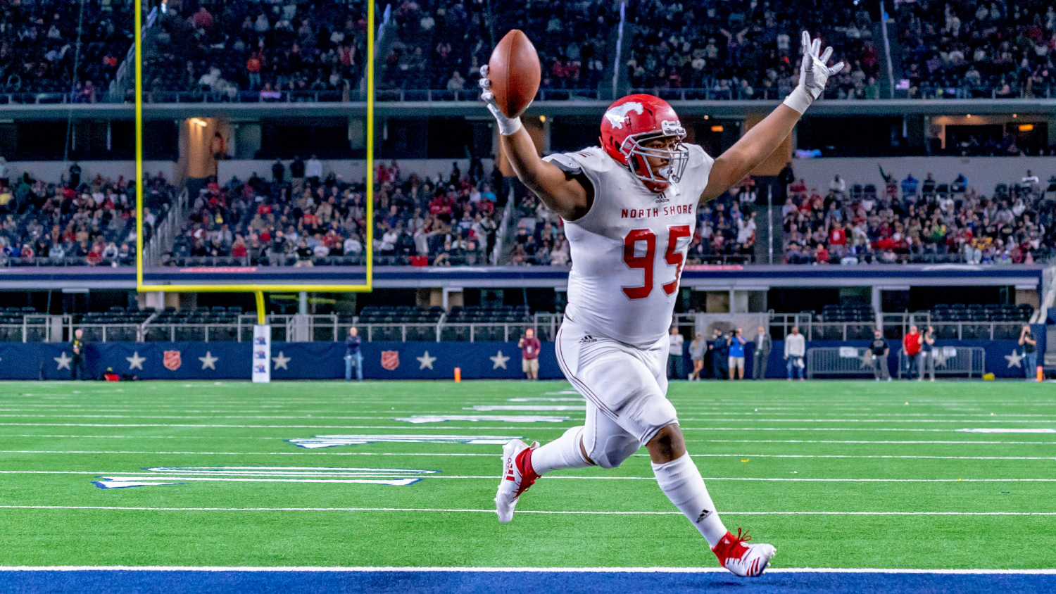 State Championship game Defensive MVP Revels commits to Texas State