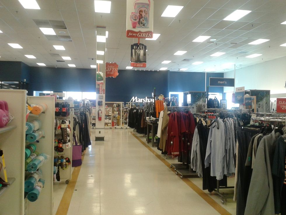 18 Thoughts Every Girl's Probably Had While Roaming Around Marshalls