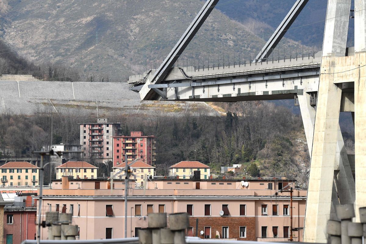 «Dati falsi sui trasporti eccezionali per non vietare i viadotti ai camion»