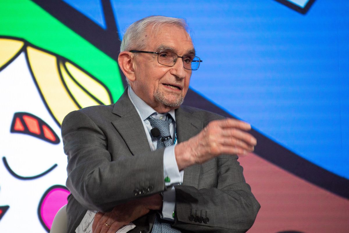 In cambio delle mani libere su Tim, Guzzetti fa un regalino al governo