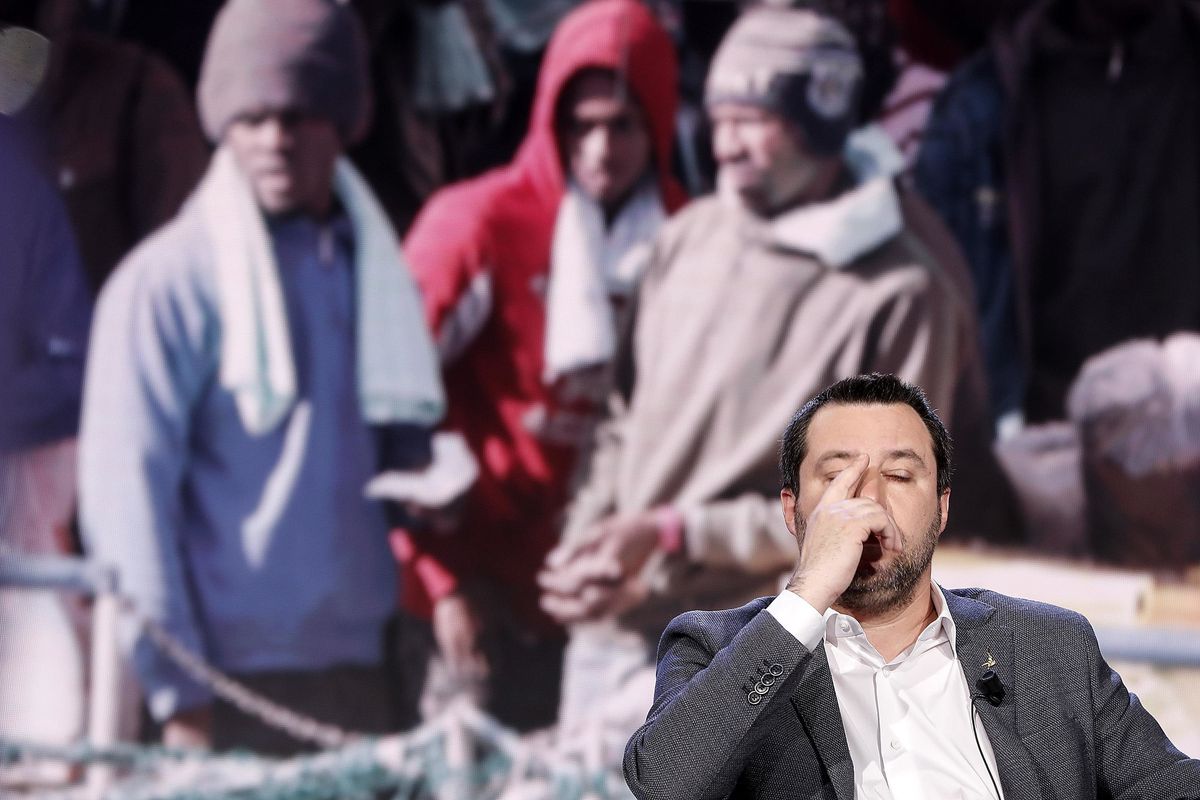Salvini chiude i cieli ma apre ai veri rifugiati