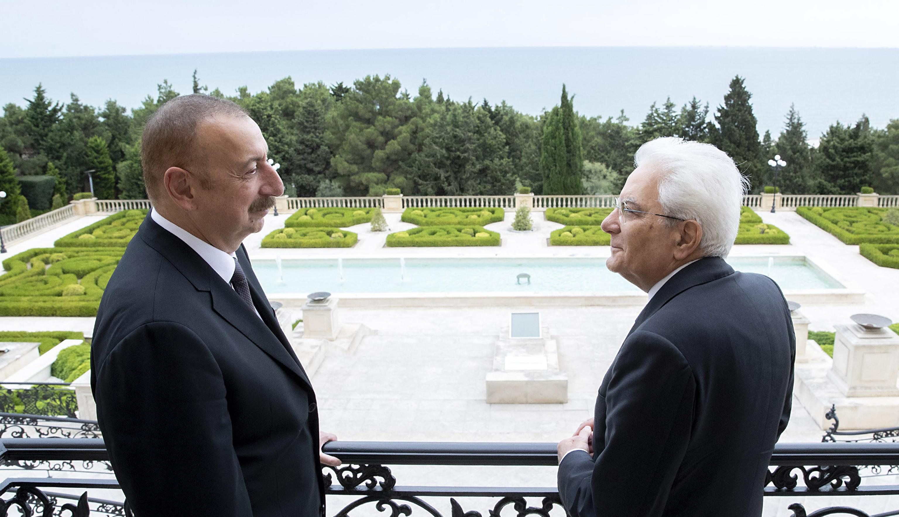 La rete degli azeri avvolge ancora  l'Italia