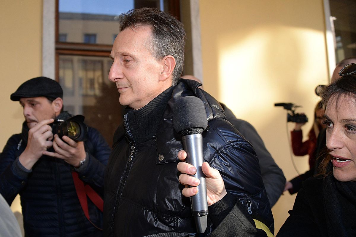 L’amante in casa, la moglie scomparsa. Ma l’assassino è davvero il marito?