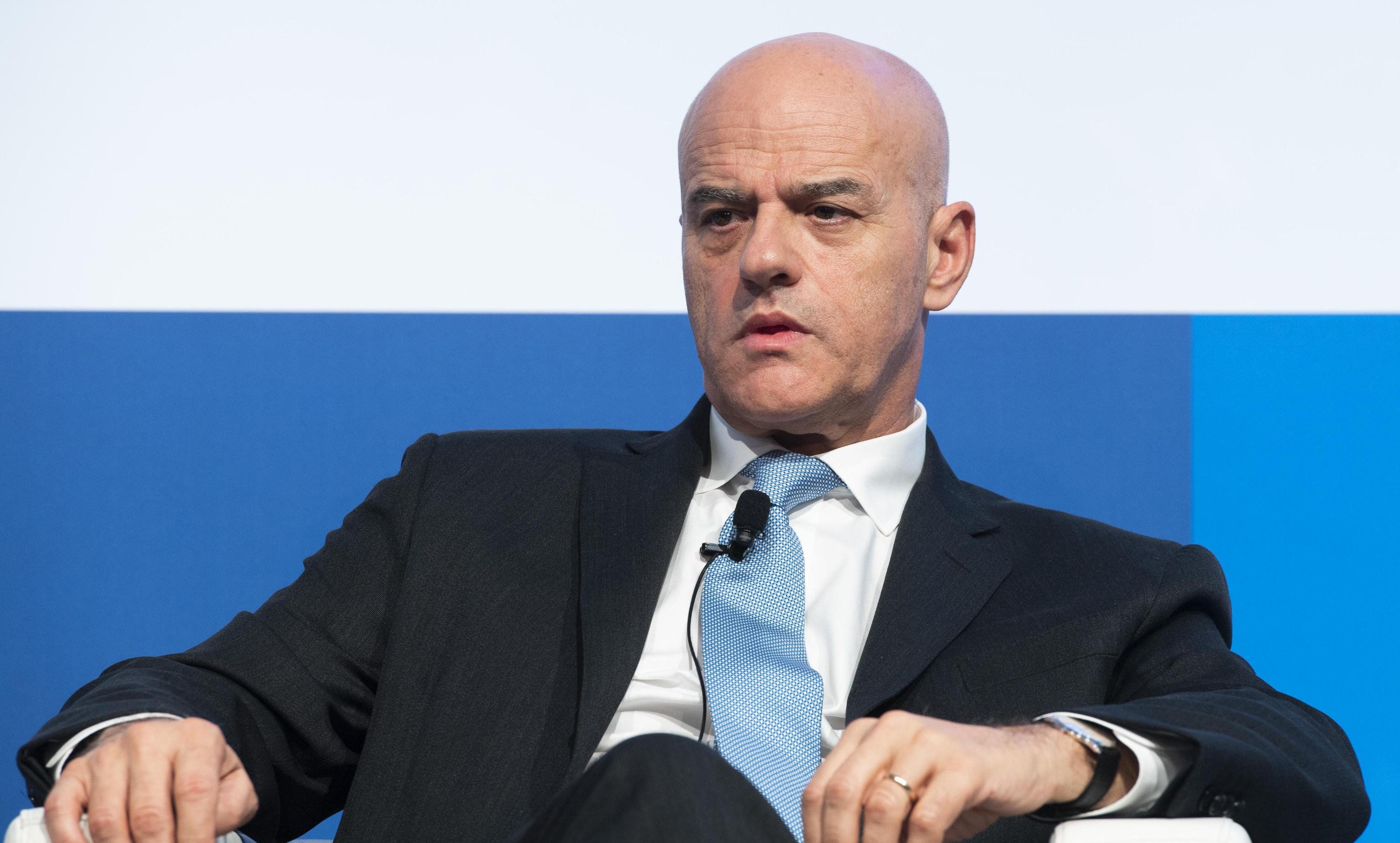 Nuove indagini su Eni: Descalzi accerchiato e l'asse con il Qatar traballa