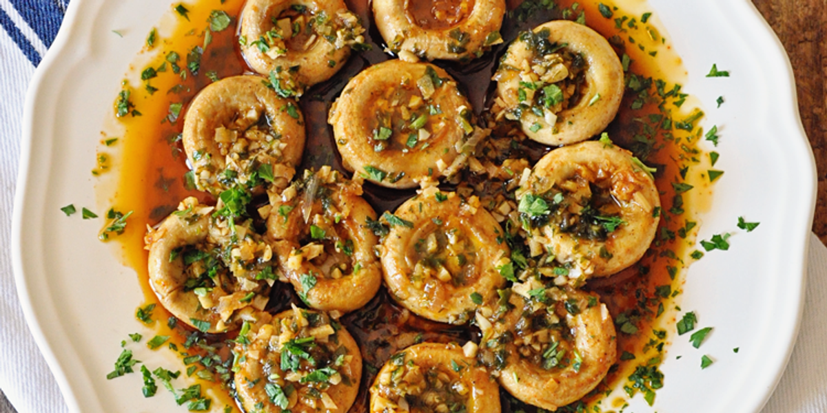 Sauteed Spanish Mushrooms with Garlic and Paprika - My Recipe Magic