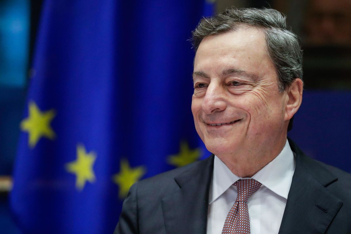 Draghi va da Mattarella in un silenzio inquietante