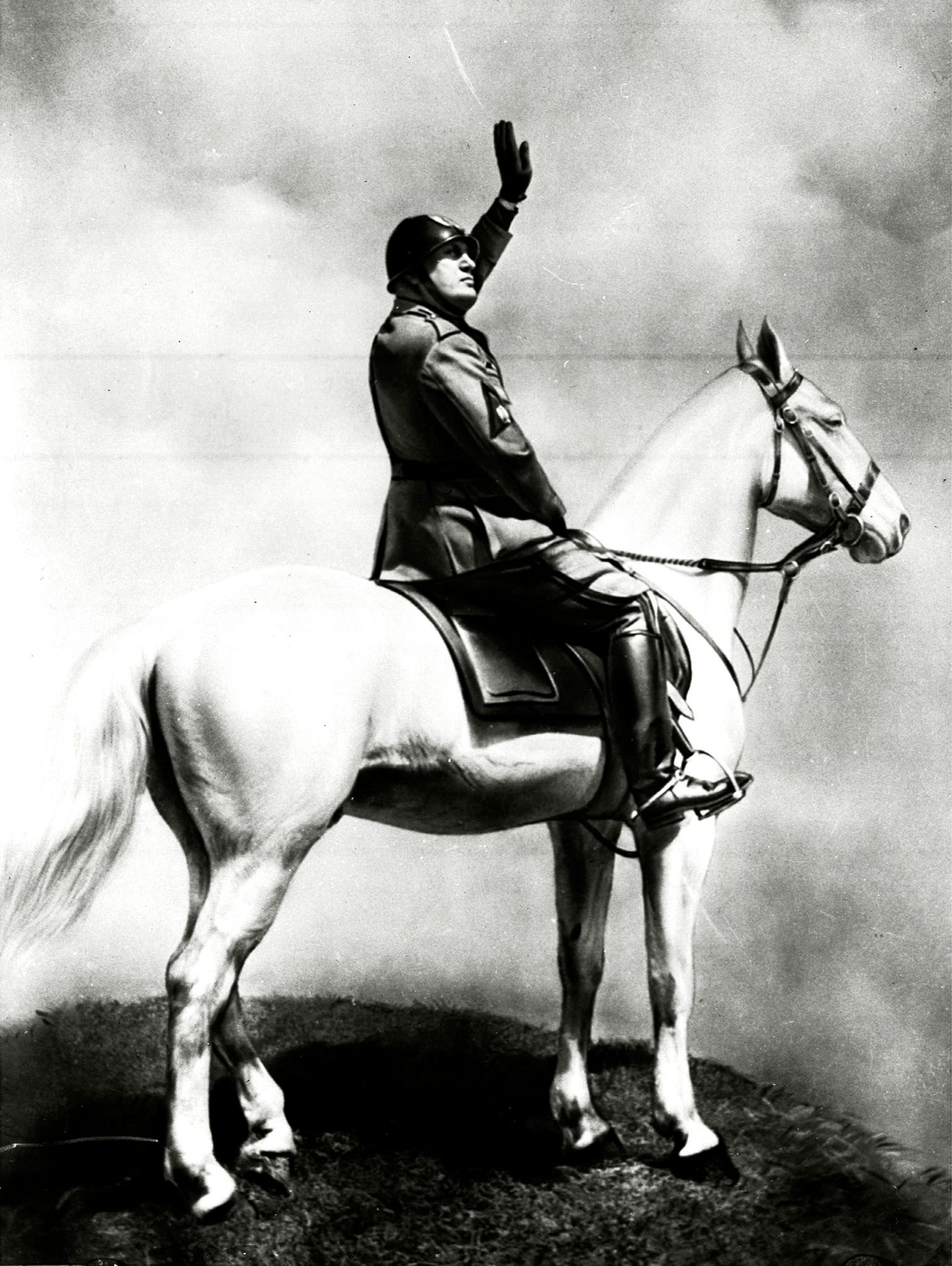 A chi le bestie? A noi! Uno studio racconta il Mussolini nascosto e grande animalista