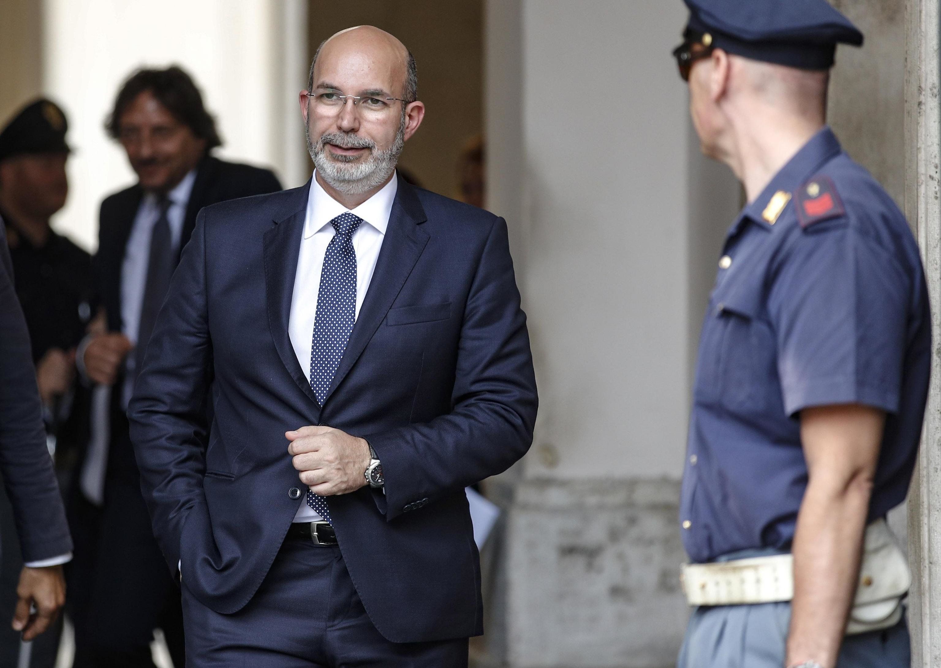 Vito Crimi: «Taglieremo i fondi dell’editoria, non fanno bene all’informazione»