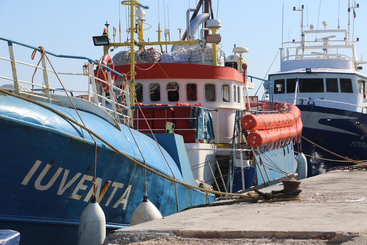 Studenti a Lampedusa per prendere lezioni di accoglienza dalle Ong