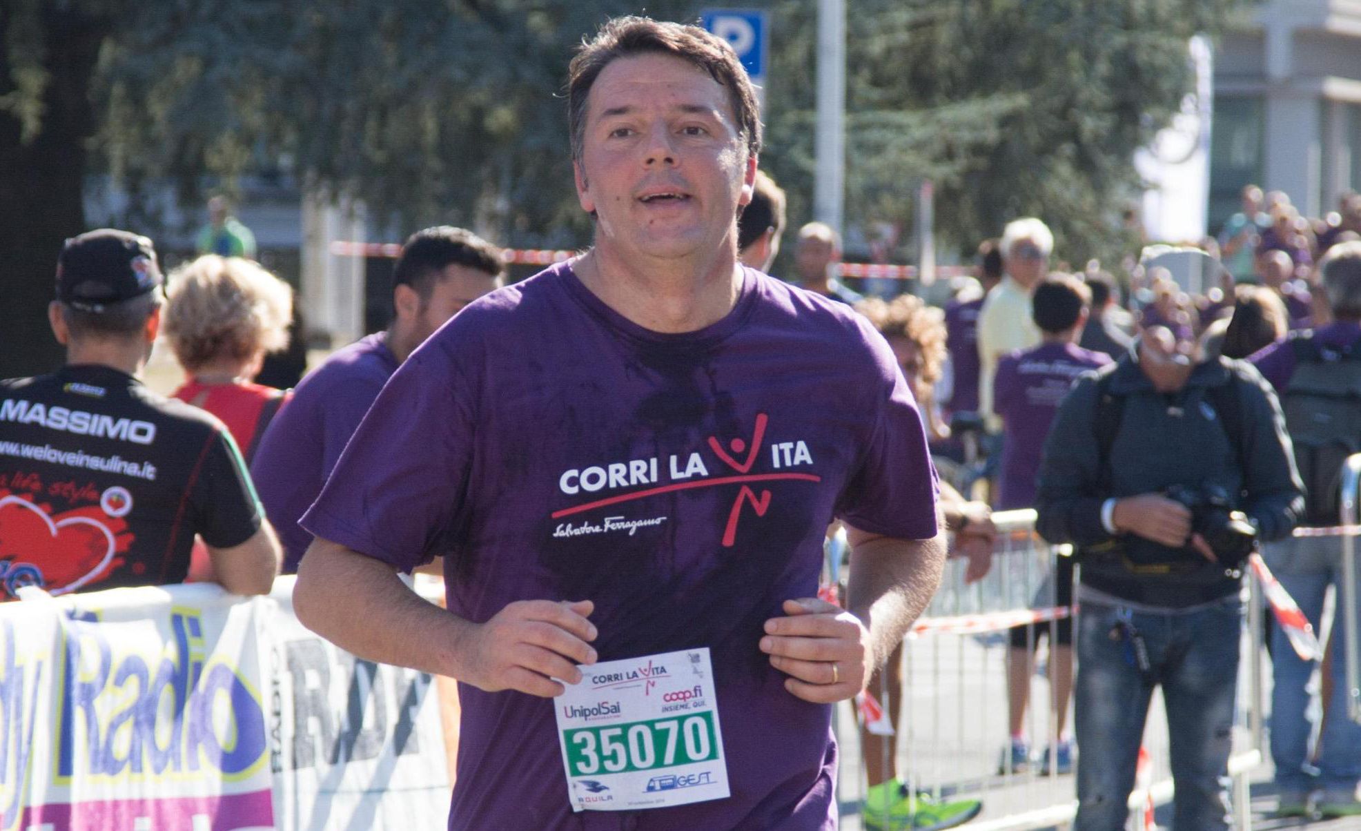 Aula e poteri forti. Il piano del Bullo per tornare in corsa