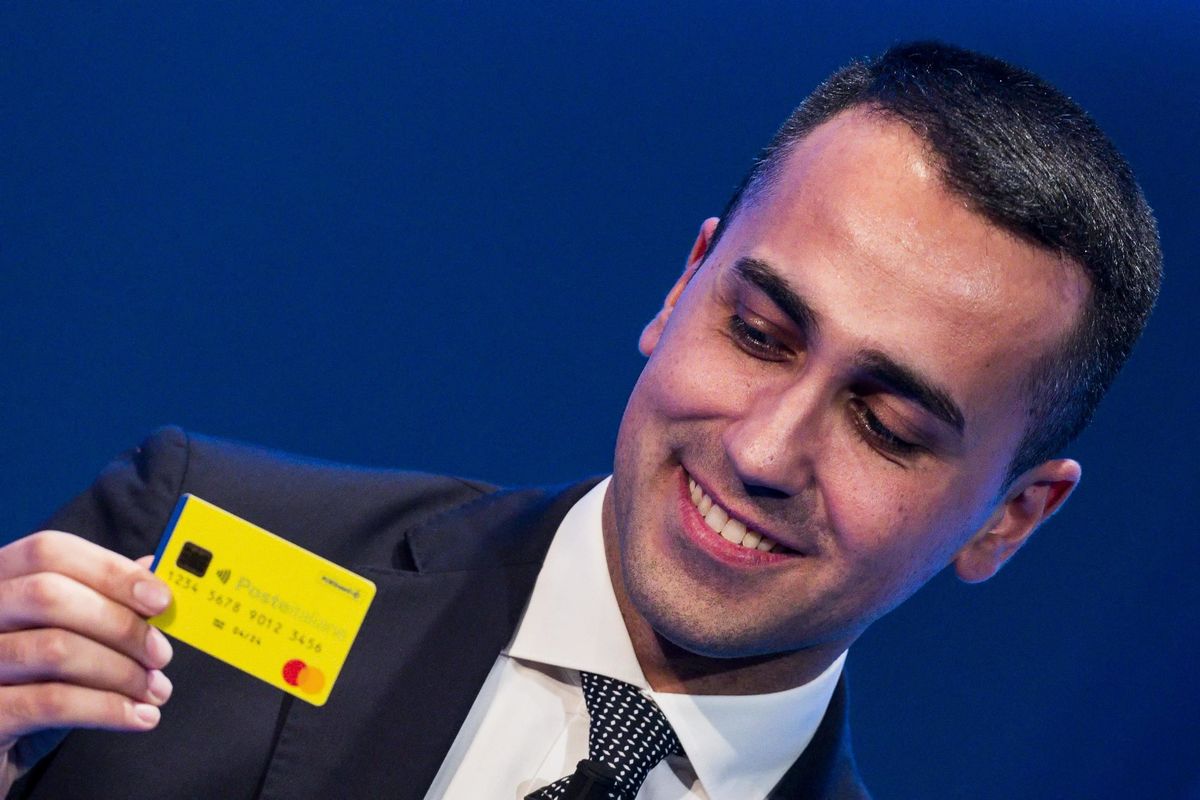 È partita la macchina del reddito grillino. Ma il testo della legge ancora non c’è