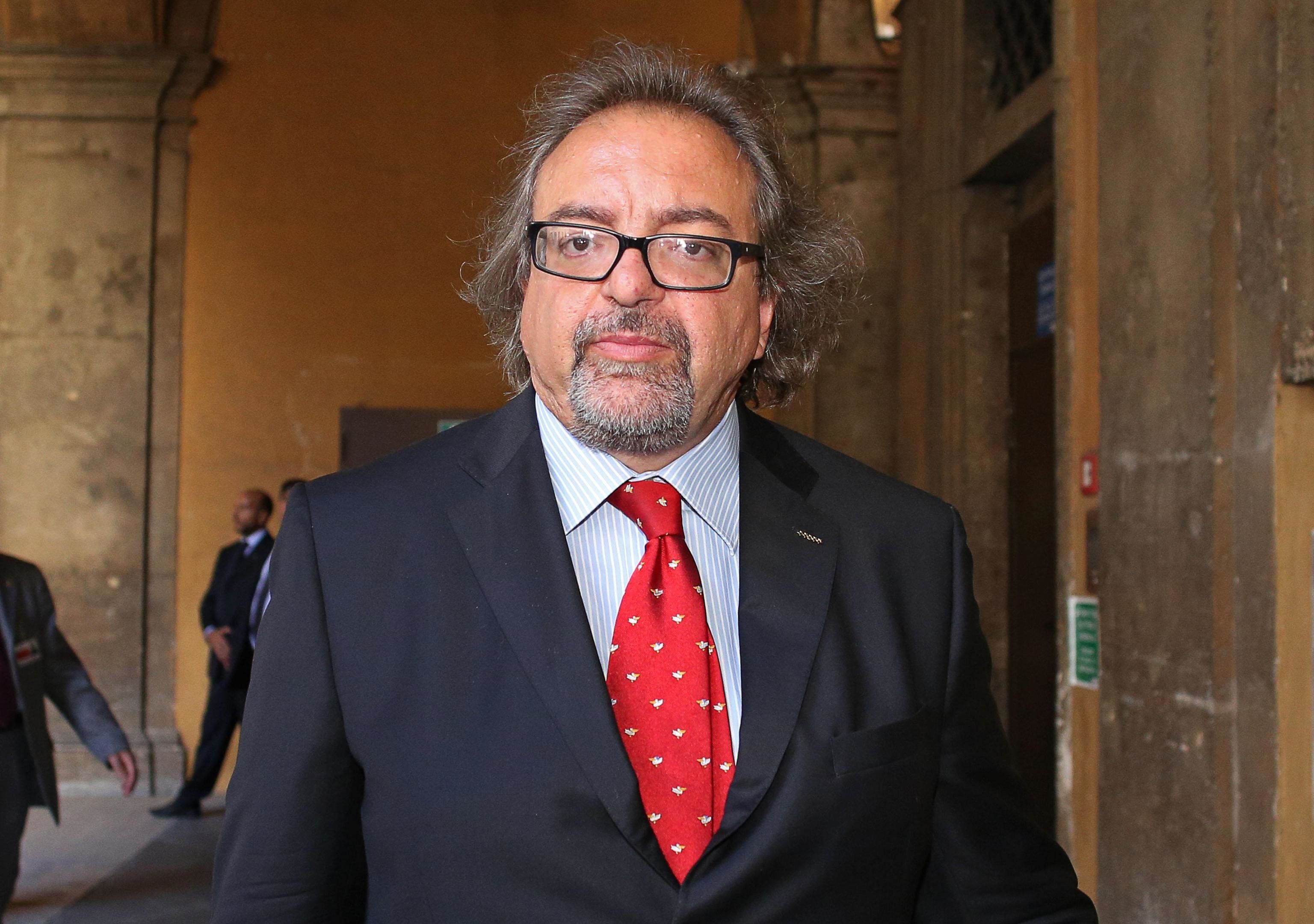 Il Barbablù che sogna più manette per tutti