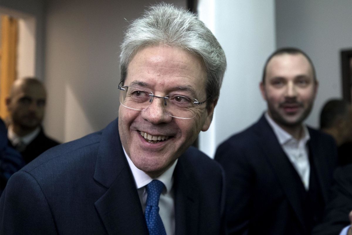 Gentiloni non c'è più ma ci fa male pur di prendere a sberle la Russia