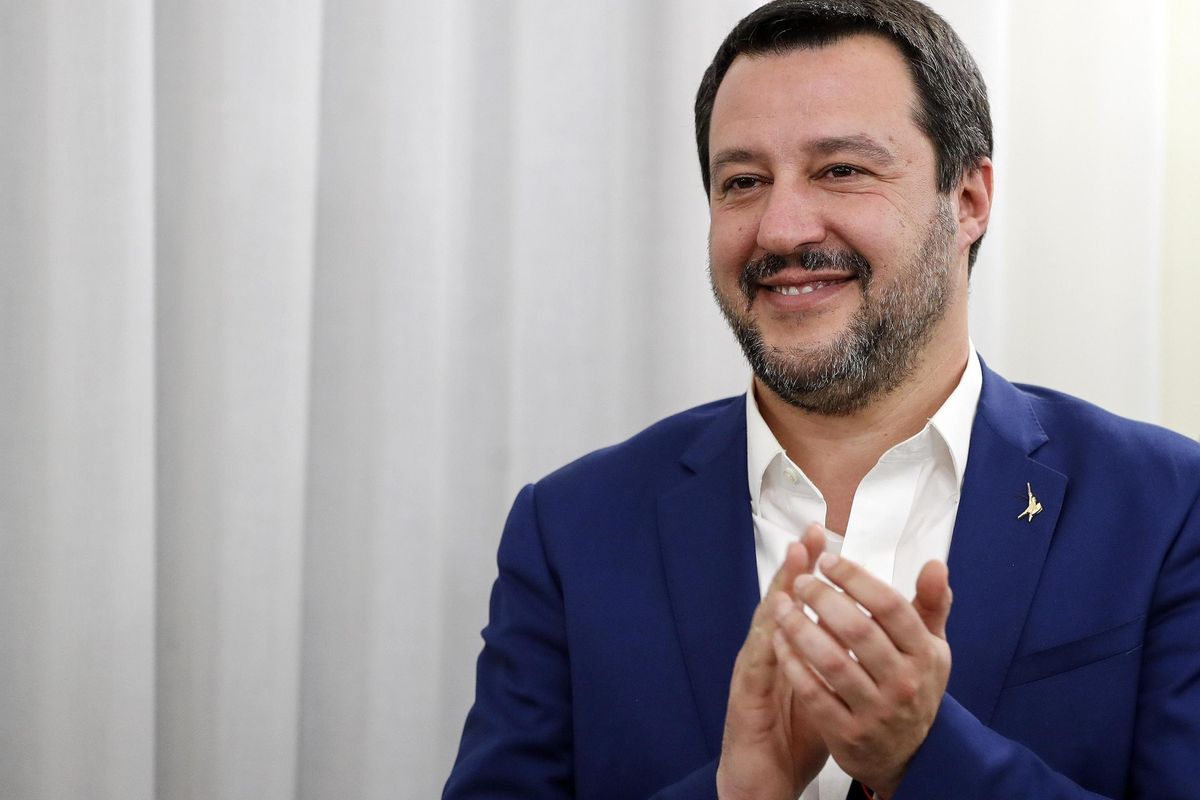 Fisco e sberle all’Ue. Il premier non c’è, ma il programma sì