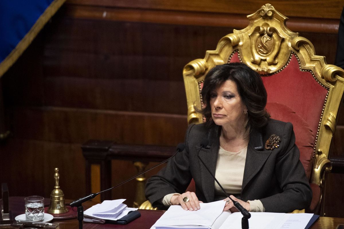 La Casellati è un panzer in Vuitton sempre schierata a fianco del Cav
