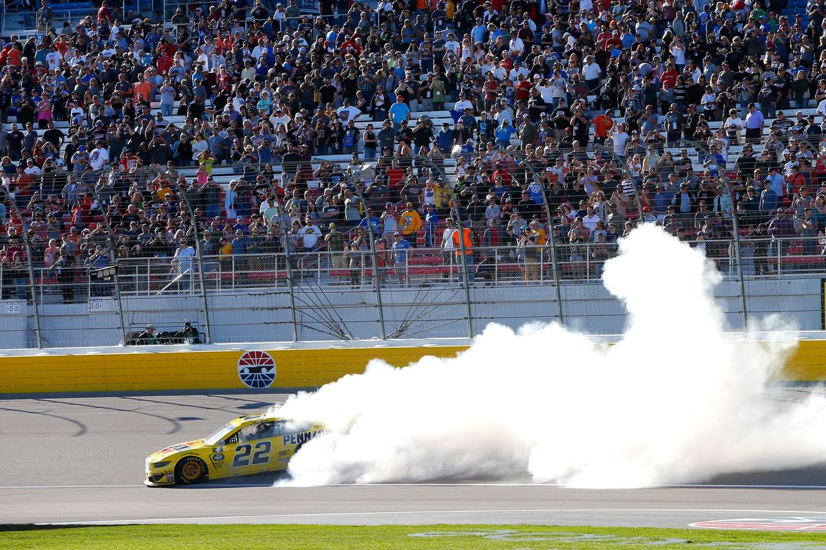 NASCAR heads for Phoenix for the Ticket Guardian 500