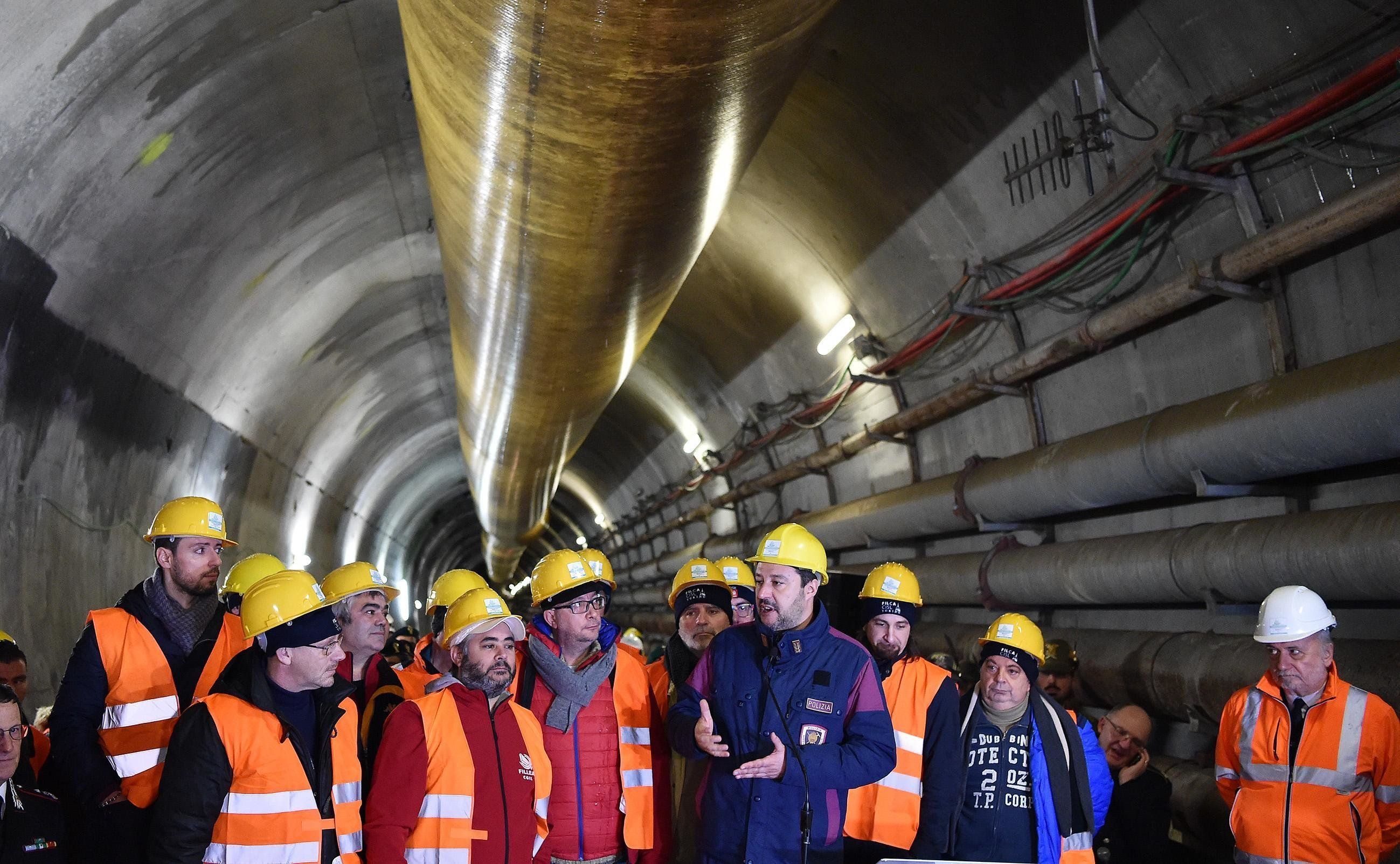 Arriva il via libera agli avvisi per la Tav. Parigi s’è adeguata, dall’Ue solita minaccia