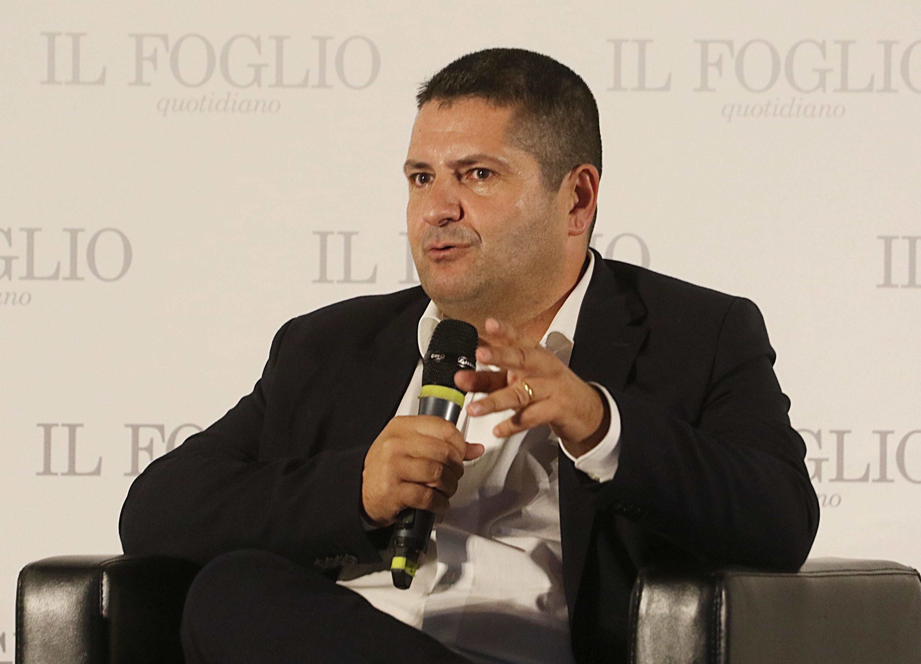 Il sindacalista appiattito sulla Fiat evoca i fantasmi del terrorismo Br