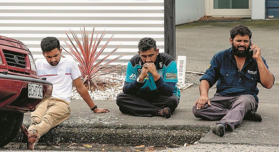 «A morte gli invasori». Uccisi 49 musulmani alla preghiera del venerdì