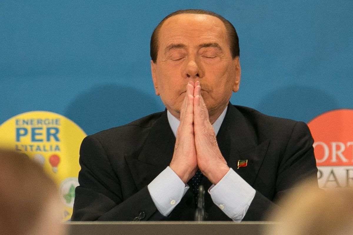 Berlusconi respinge le accuse: «Non l’ho mai vista né conosciuta»